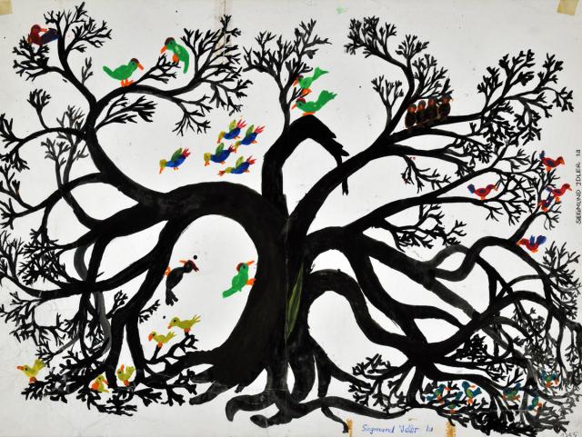 Alter Baum mit Vögeln