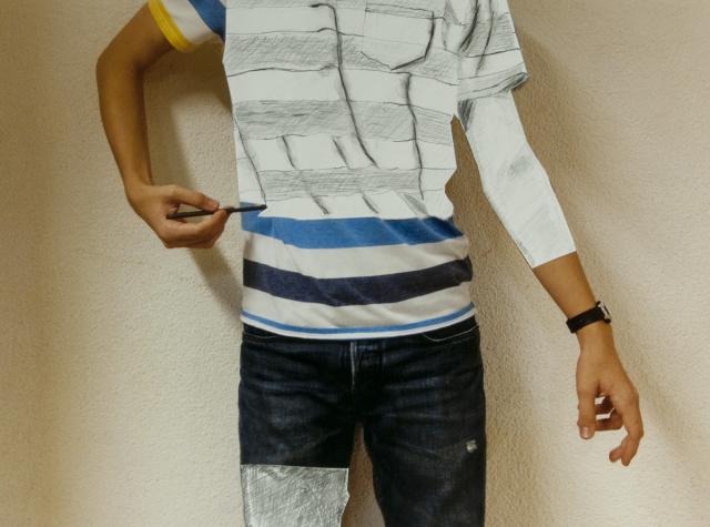 Foto-Zeichnung: ein Shirt aus Bleistift