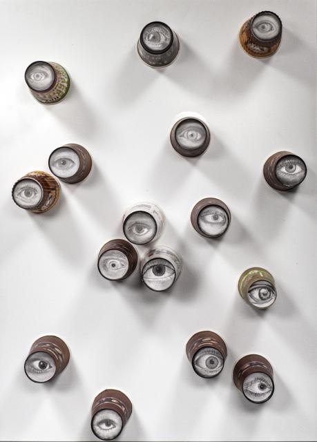 Augen schauen dich an