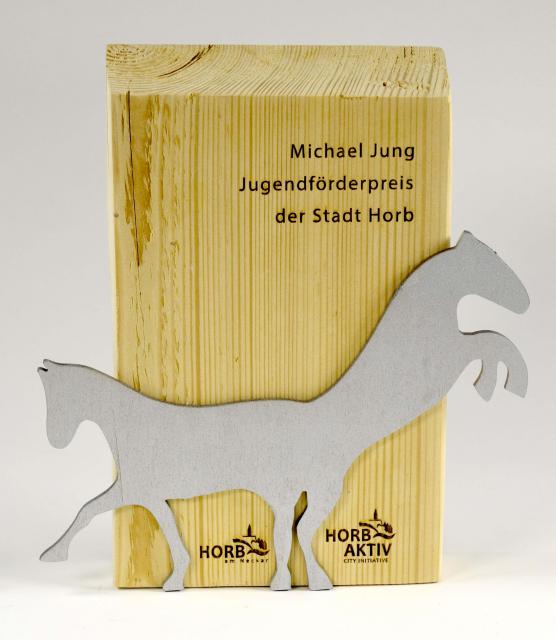 Pokal für Olympiasieger Michael Jung